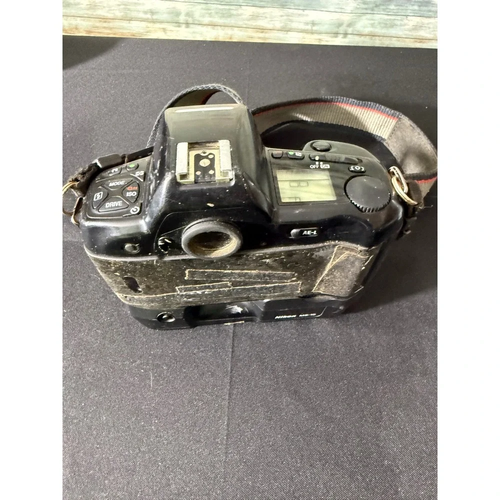 Nikon N90s 35mm‎ SLR Film Camera Body w/ MB-10 Battery Grip Black Untested AS-IS